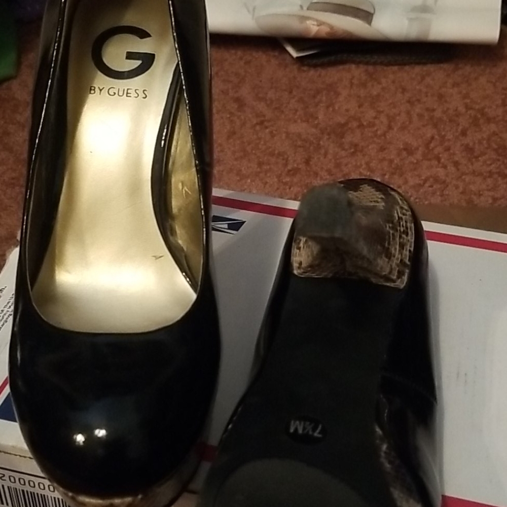 Shoes - Picture 4 of 4